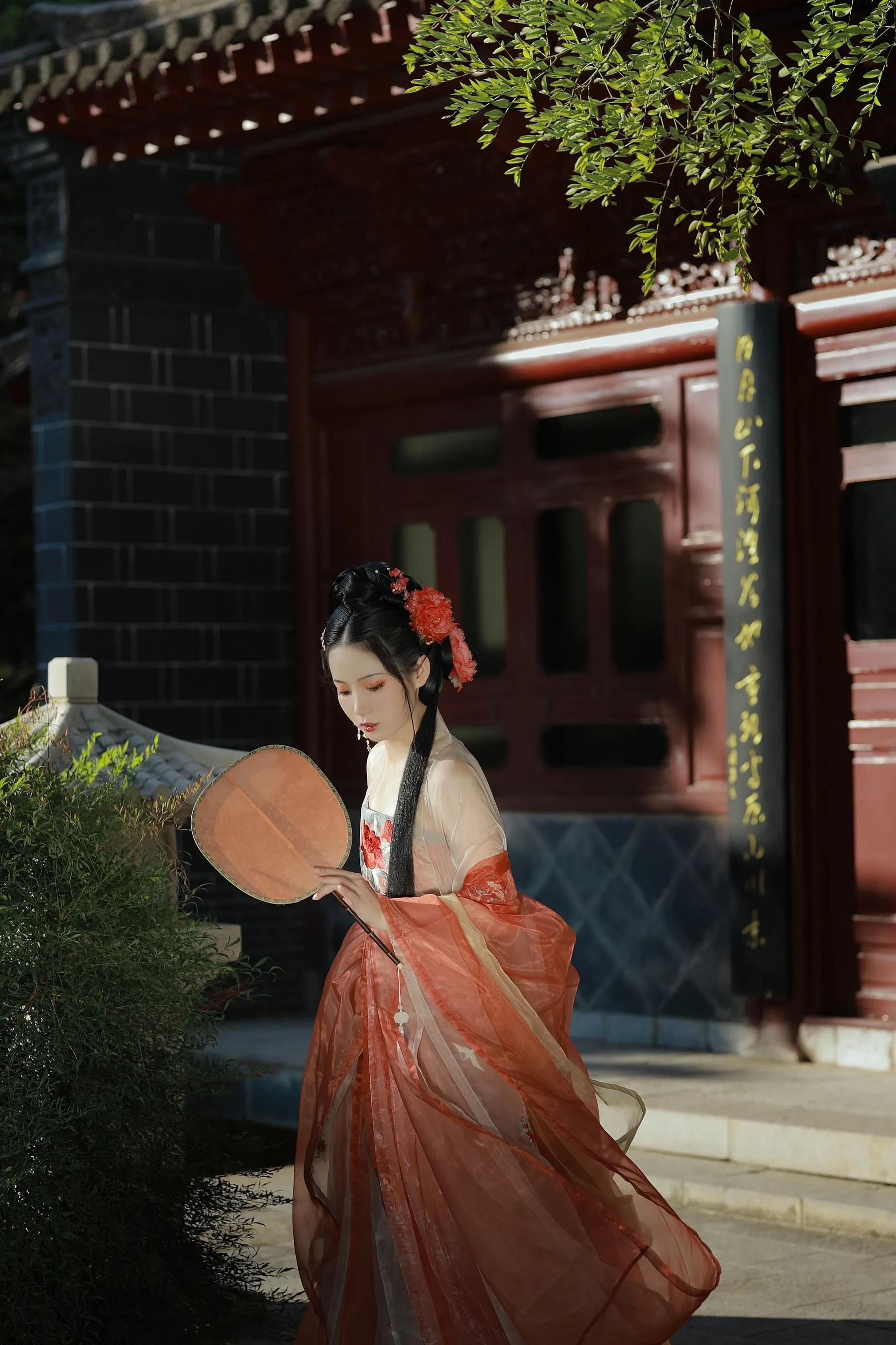 [YITUYU艺图语]2022.09.06 美人迈兮音尘阙 落花人独立 [34P]插图1